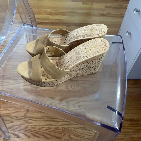 Nine West cork, wedge sandals, size 7.5. #Poshmark - Picture 1 of 9